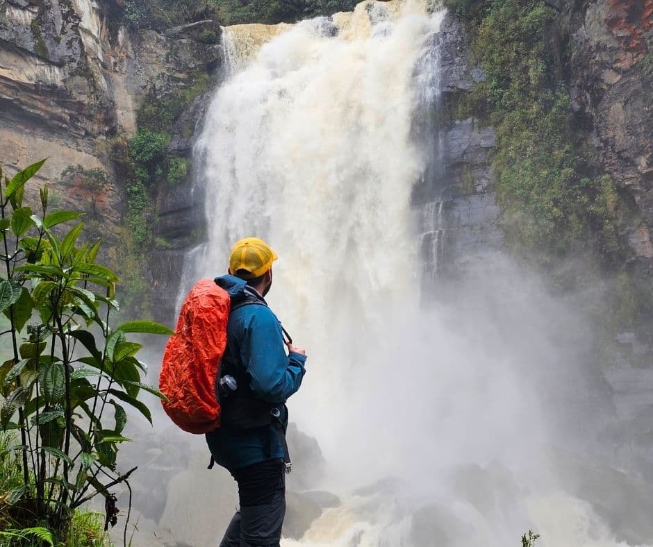 Caminata a la Cascada de Nemustén