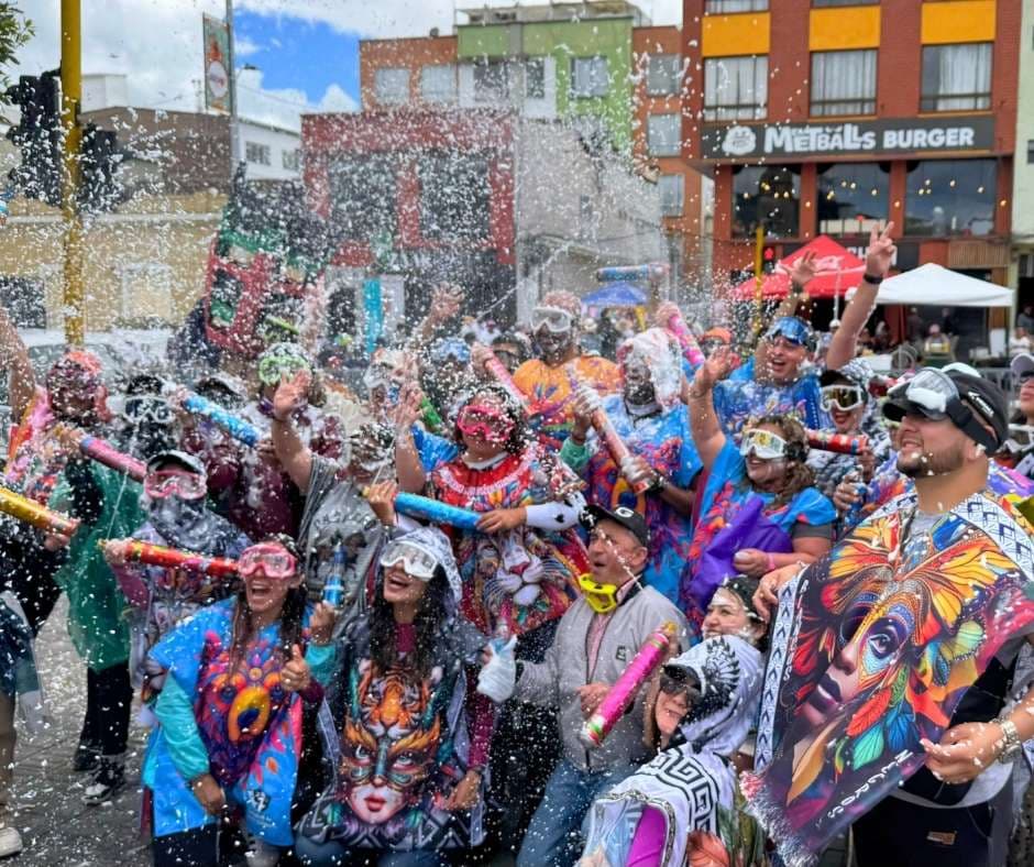 Carnaval de Negros y Blancos: Pasto, Las Lajas y La Cocha