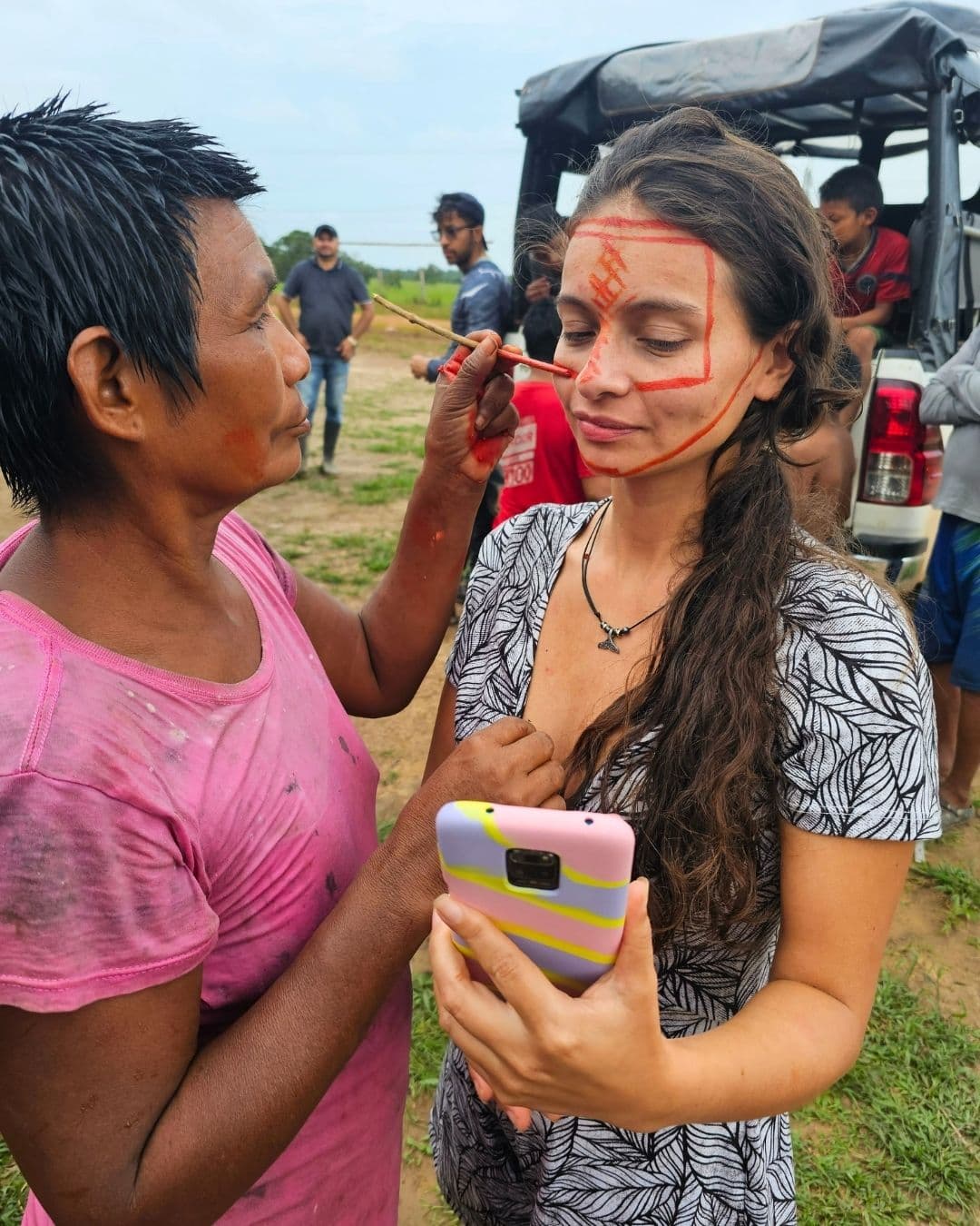 Guaviare: Ríos, Delfines y Arte Rupestre