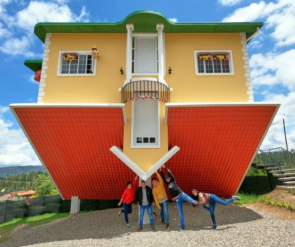 Guatavita: Laguna Sagrada, Casa Loca, Deslizadero Arcoíris y Pueblo
