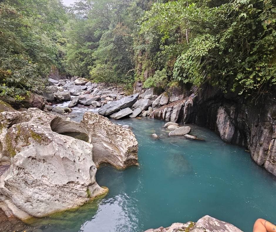 Huellas de Dinosaurio, Pozo de La Calavera y Cascadas del Embalse La Esmeralda